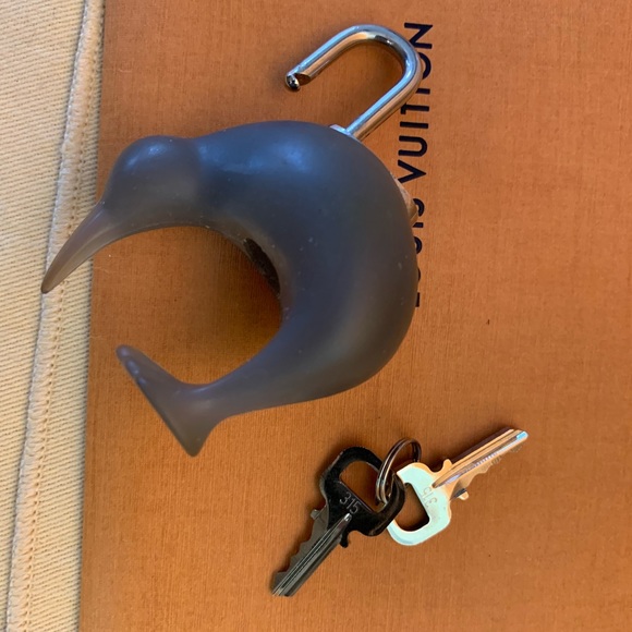 Authentic Louis Vuitton Bag Charm Lock Rare! Limited Edition - Picture 6 of 6